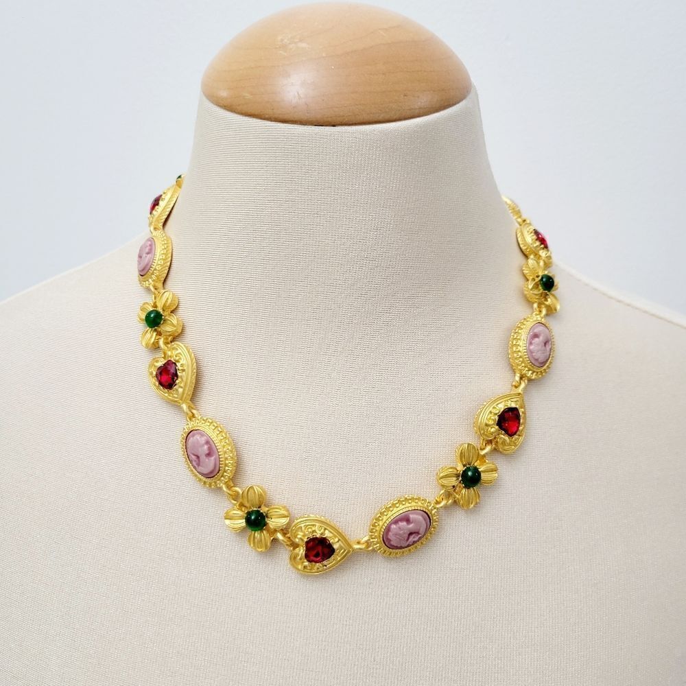 Brand New Gold Tone Victorian Style Necklace